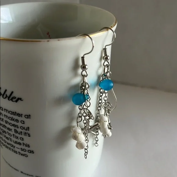 Vintage-Inspired Silver and Blue sea glass Filigree Earrings - Picture 2 of 4
